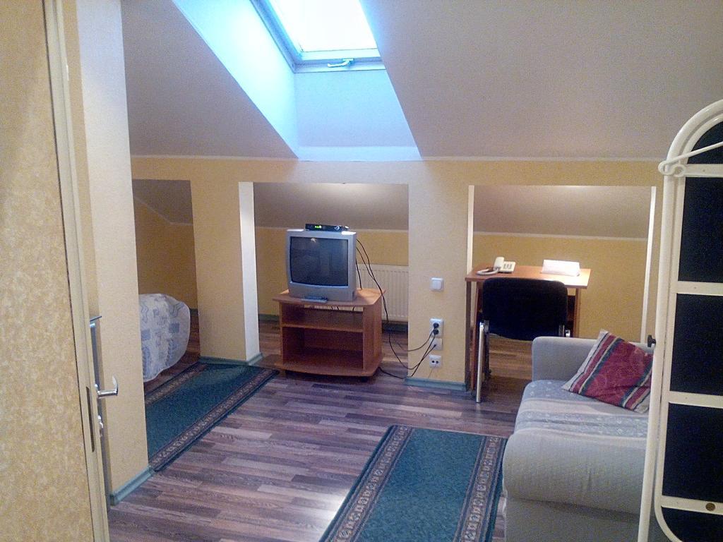 Central Hotel Narva Bilik gambar